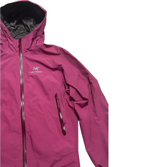 Arc’teryx Burgundy Gore-Tex Rain Jacket - Picture 3 of 6